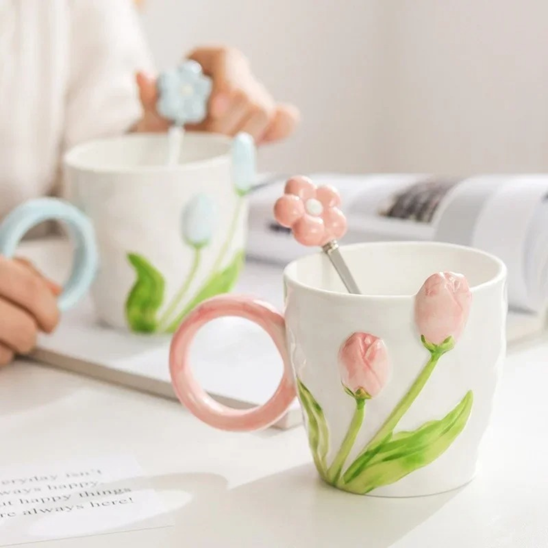 Caneca de Cerâmica Esculpida à Mão – Design de Tulipa, 500ml, Com Colher Home Gaju