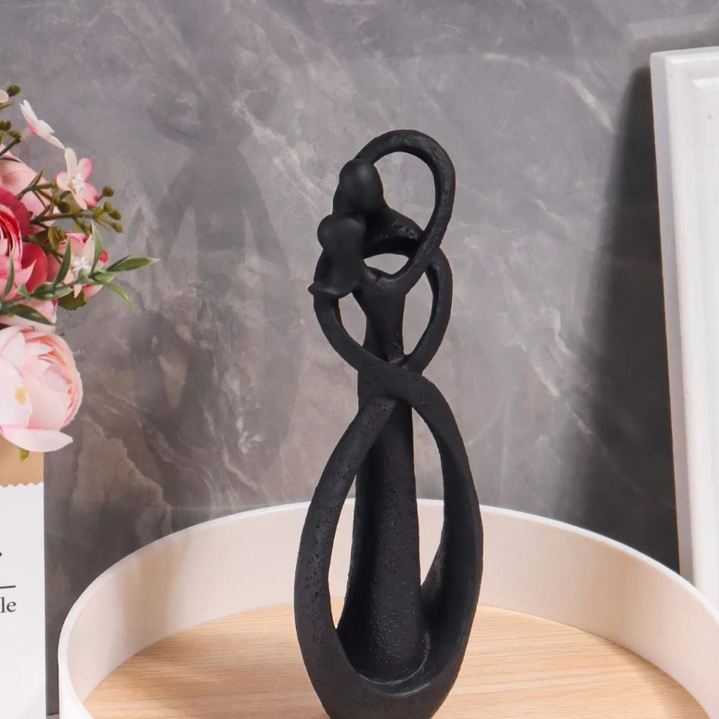 Escultura de Casal Preta de frente