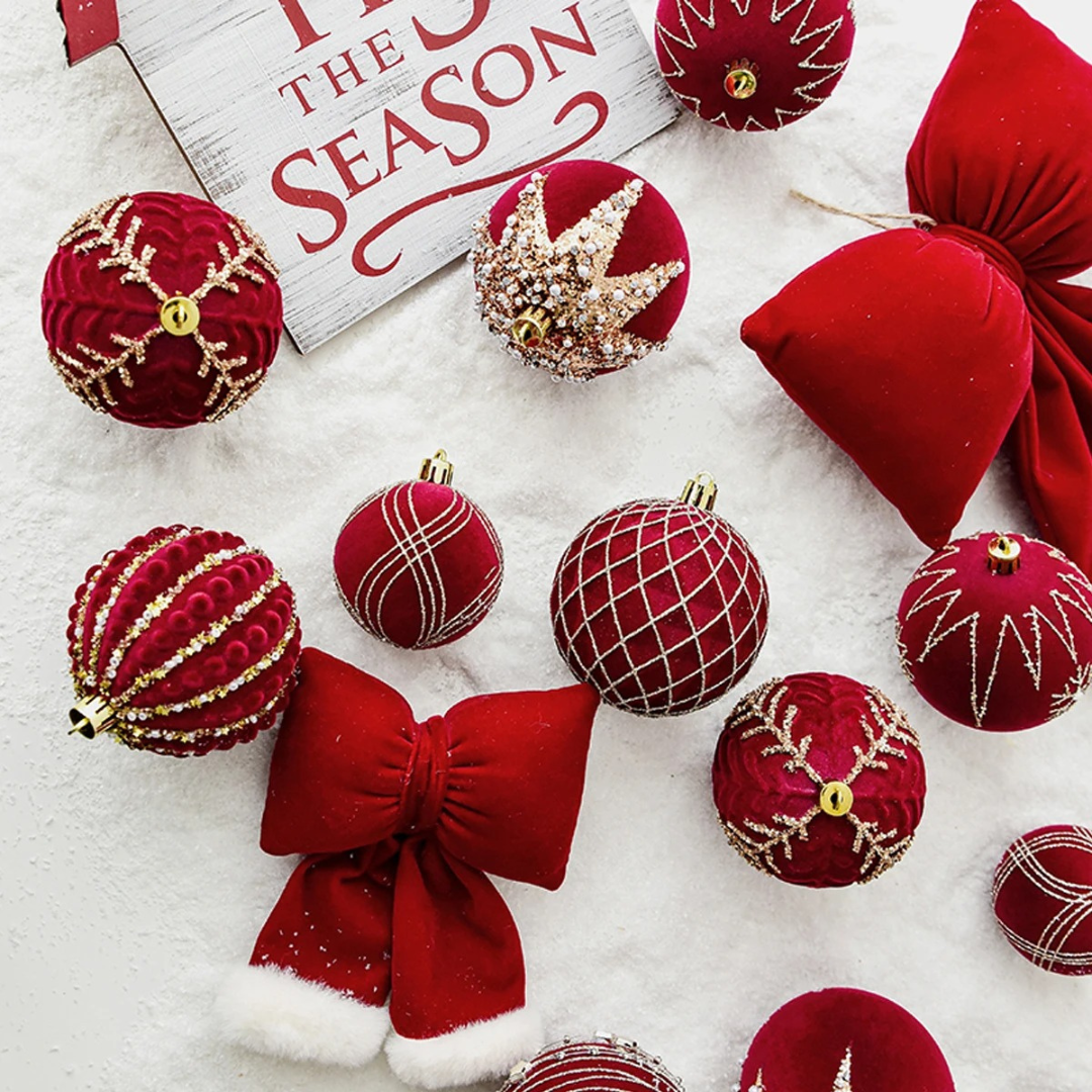Bolas de Natal Pintadas e de Pelúcia Vermelhas - Enfeites Criativos para Árvore de Natal | Home Gaju