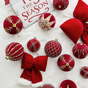 Bolas de Natal Pintadas e de Pelúcia Vermelhas - Enfeites Criativos para Árvore de Natal | Home Gaju