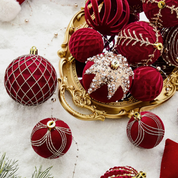 Bolas de Natal Pintadas e de Pelúcia Vermelhas - Enfeites Criativos para Árvore de Natal | Home Gaju