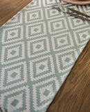 Caminho de Mesa Geométrico em Jacquard com Borla para Decoração Loja Online de Mesa Posta Home Gaju