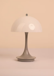 Candeeiro de Mesa Cogumelo com base na cor marrom