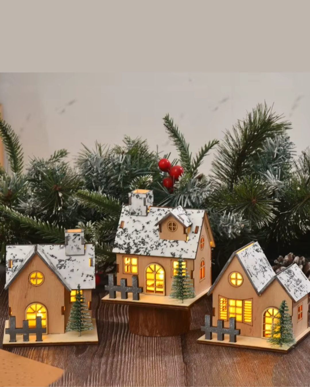 Casa de Madeira de Natal com Luz LED 3 modelos