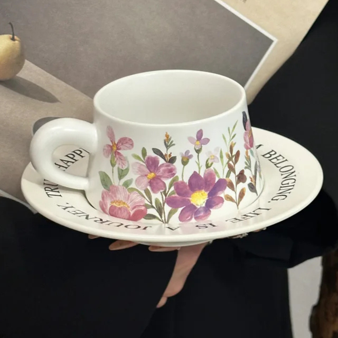 Conjunto de Pires e Caneca de Cerâmica Phalaenopsis Elegância para Café e Chá | Home Gaju