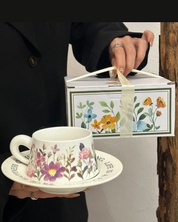Conjunto de Pires e Caneca de Cerâmica Phalaenopsis Elegância para Café e Chá | Home Gaju