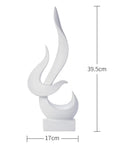 Escultura Decorativa de Chama Abstrata em Resina no fundo branco com medidas