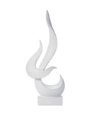 Escultura Decorativa de Chama Abstrata em Resina branca no fundo branco