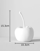 Frutas Decorativas Preto e Branco em Resina apoiadas em estante (Cereja)