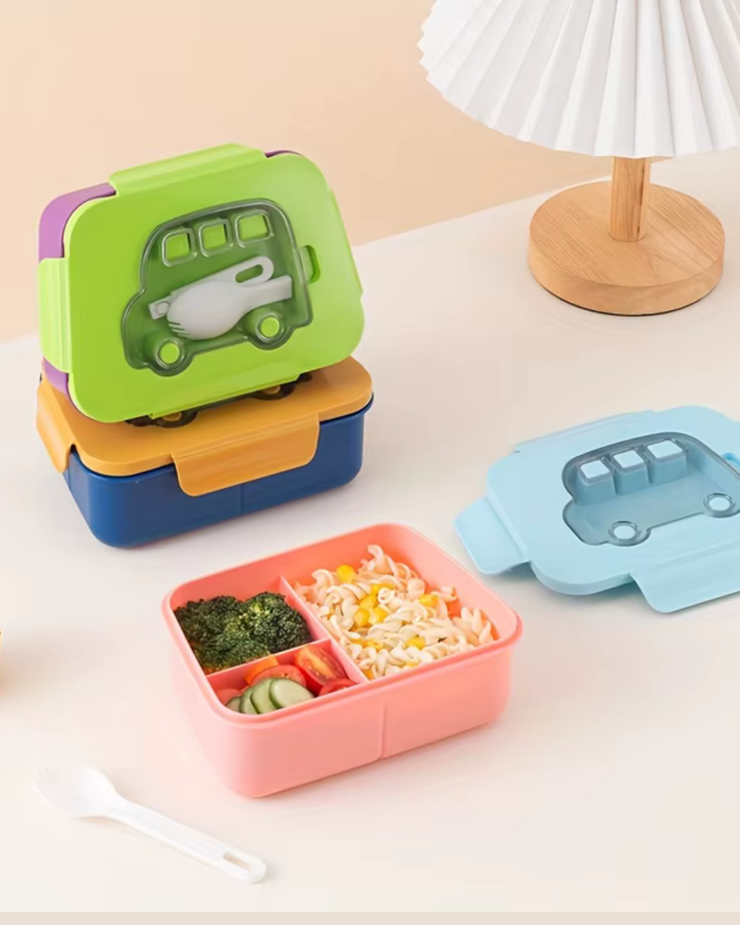 Lancheira Infantil Colorida com Design de Carro