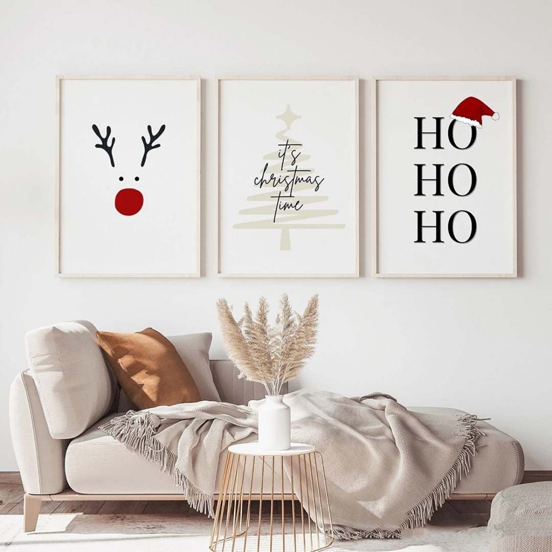 Pôster Natalino Minimalista em Tela para Decoração de Parede 3 quadros e sofá