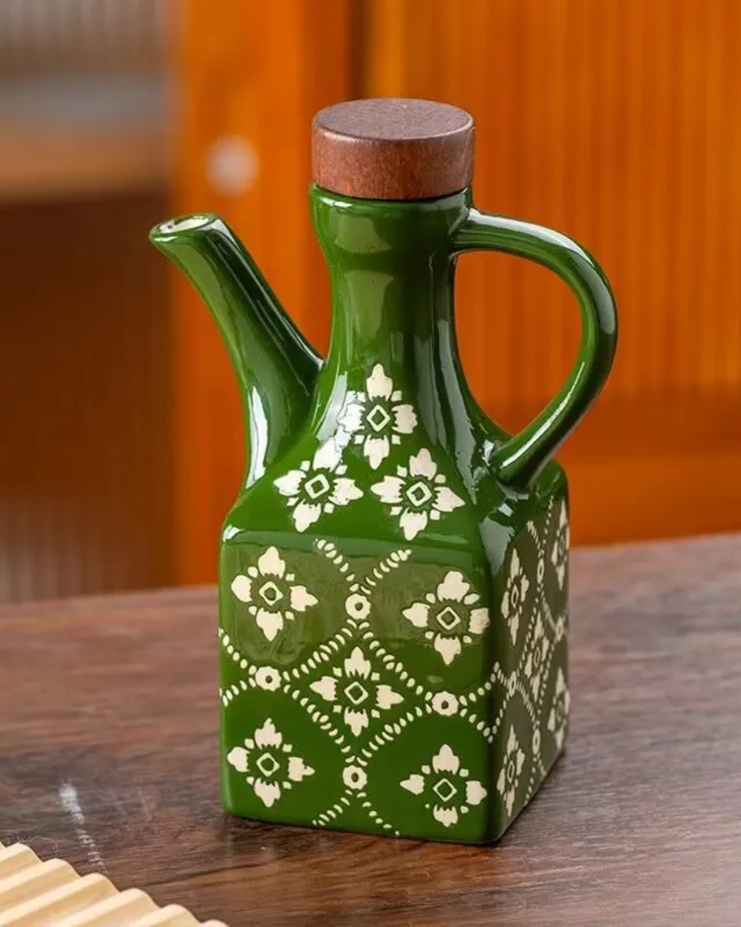 Pote de Óleo de Cerâmica 250 ml com Tampa de Madeira e Alça | Home Gaju