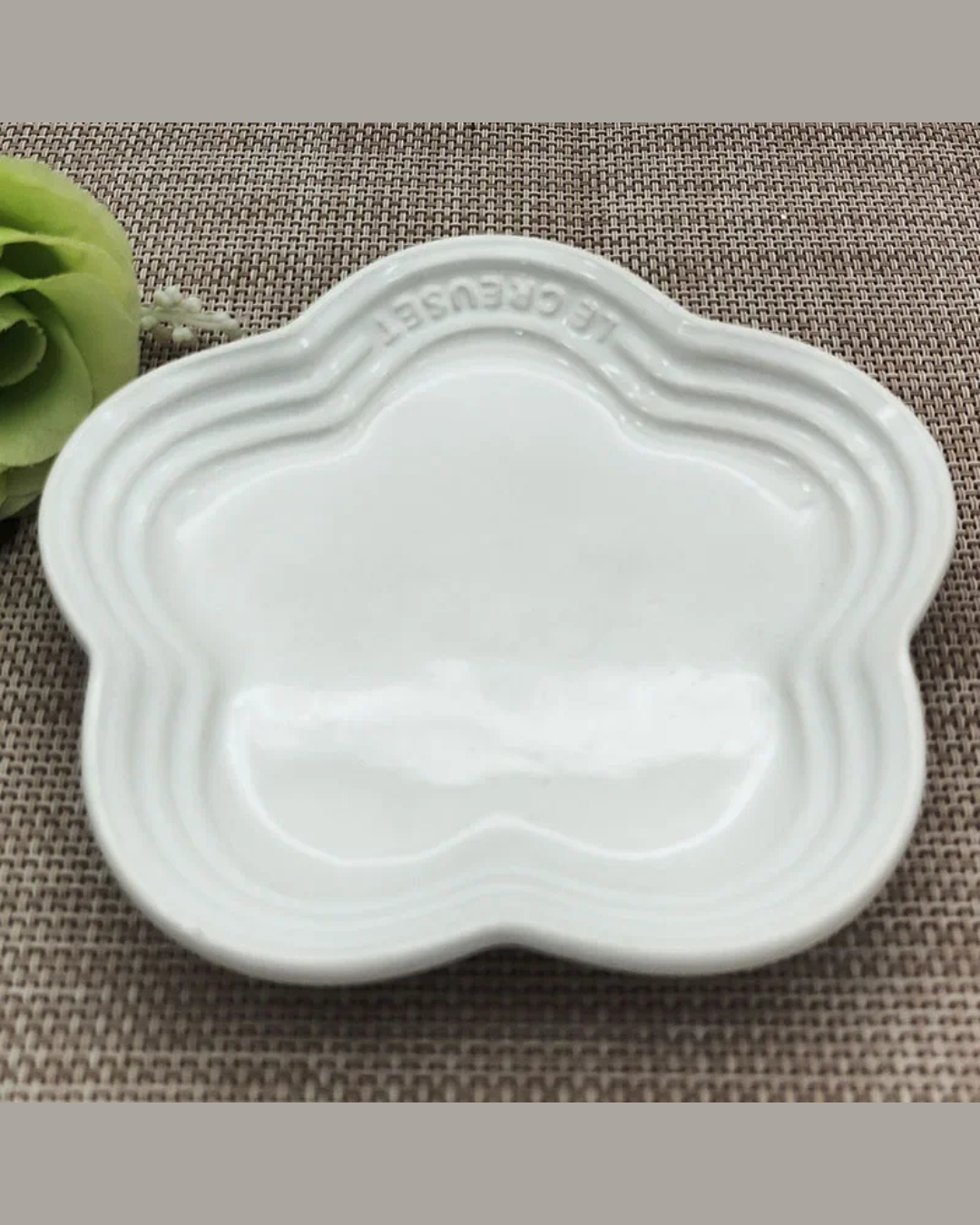 Prato Pequeno de Cerâmica Flor de Ameixa 14cm Estilo Francês para Sobremesas e Molhos | Home Gaju