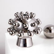 Vaso de Cerâmica Banhado a Prata com Bolinhas Geométricas | Arte Moderna | Home Gaju