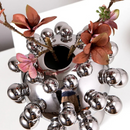 Vaso de Cerâmica Banhado a Prata com planta dentro