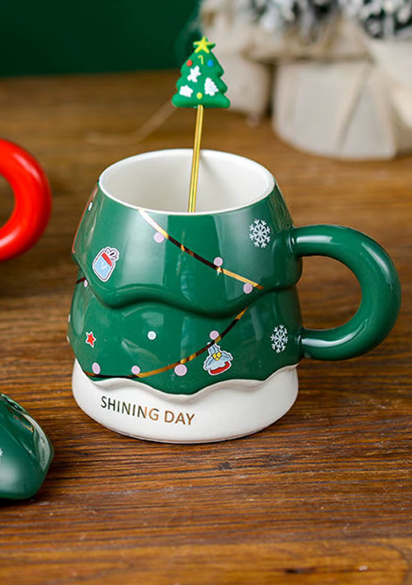 Xícara de Café em Formato de Árvore de Natal verde sem a tampa